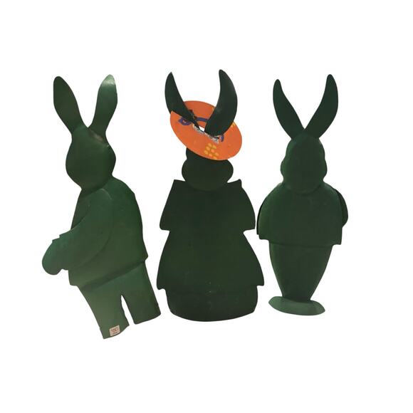 Vintage Dept 56 Rustic Trio Of Easter Bunny’s Metal Hand Painted Dressed In Best - Picture 7 of 10